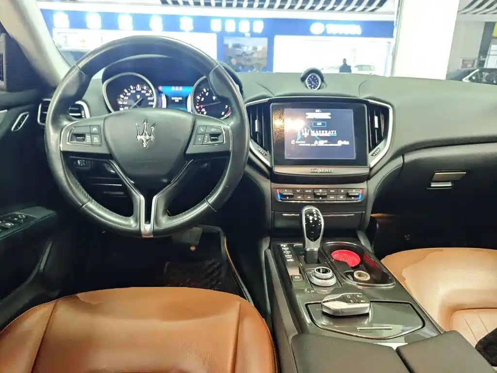 Ghibli 3.0 T Standard