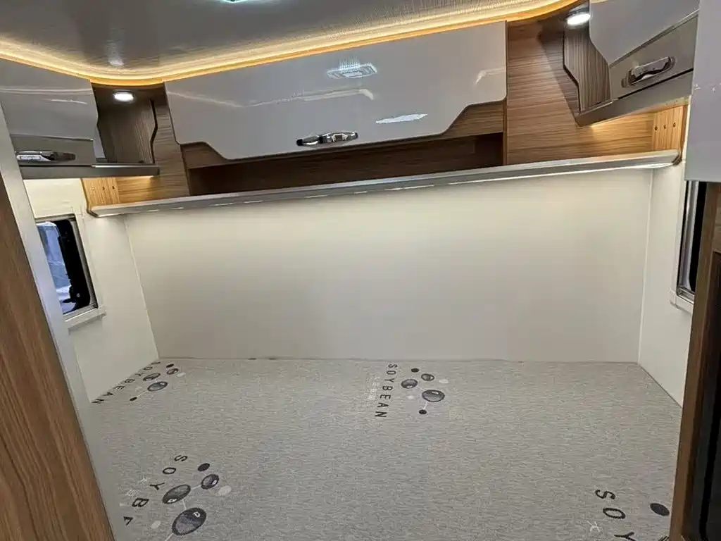 五菱荣光新卡房车 五菱荣光新卡房车 2023款 加长 双后轮 房车