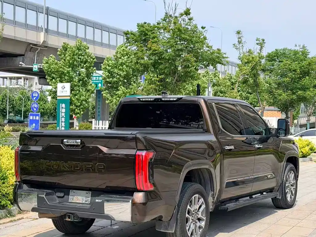Tundra 坦途 2022款 3.5 T 自动