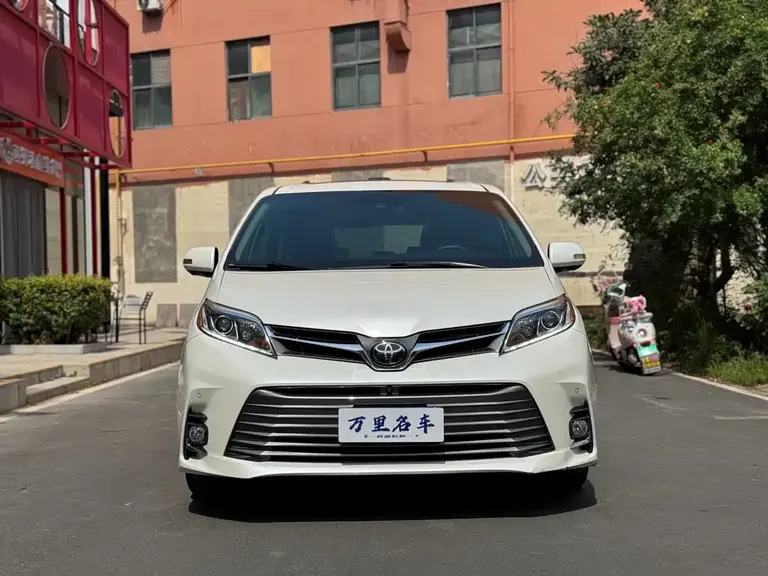 Toyota SIENNA 3.5 L Canada Spec