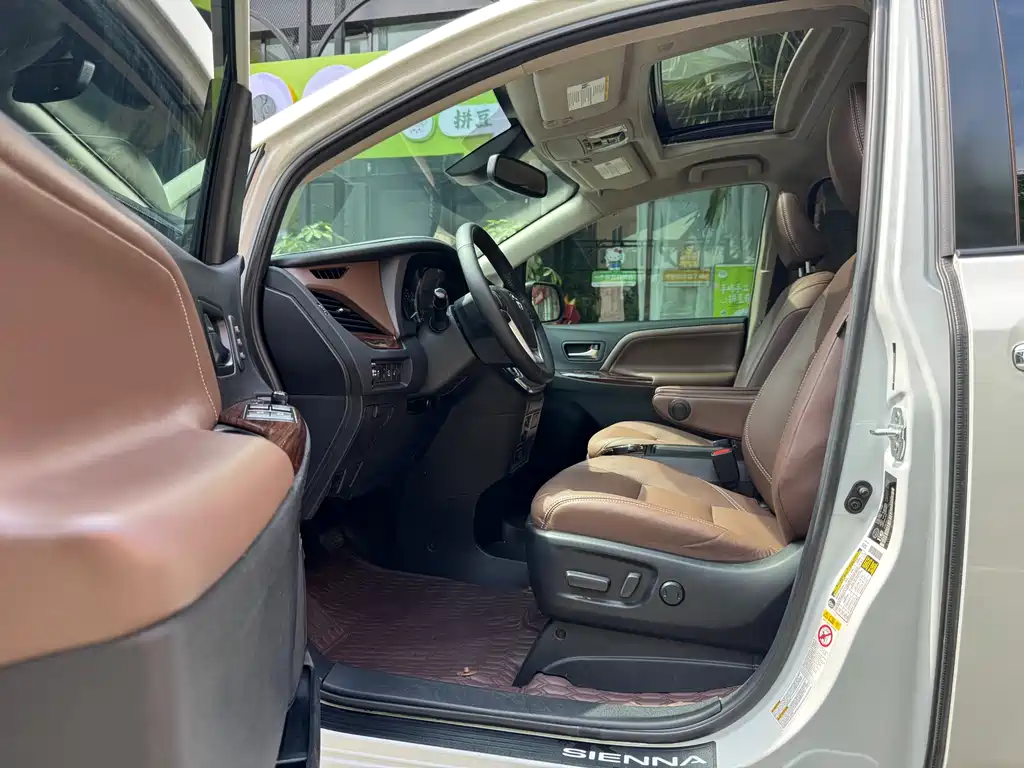 SIENNA 3.5 L Canada Spec