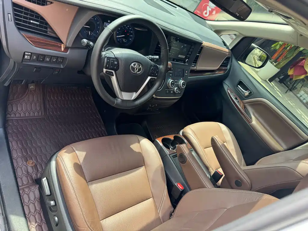 SIENNA 3.5 L Canada Spec