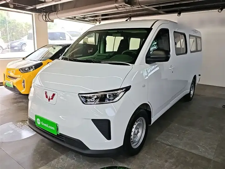 Wuling Yangguang 五菱扬光 2025款 400 km 客车版舒适型