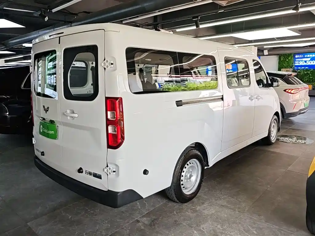 Wuling Yangguang 五菱扬光 2025款 400 km 客车版舒适型