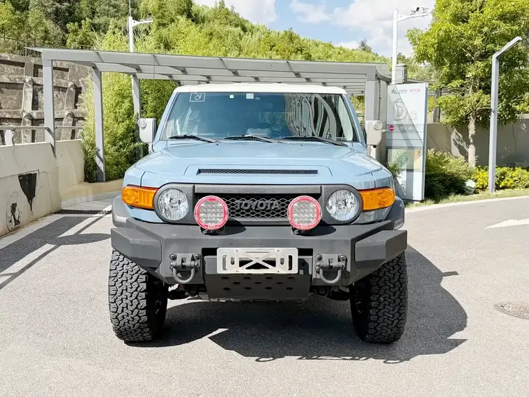 Toyota FJ Cruiser 4.0 L Middle East
