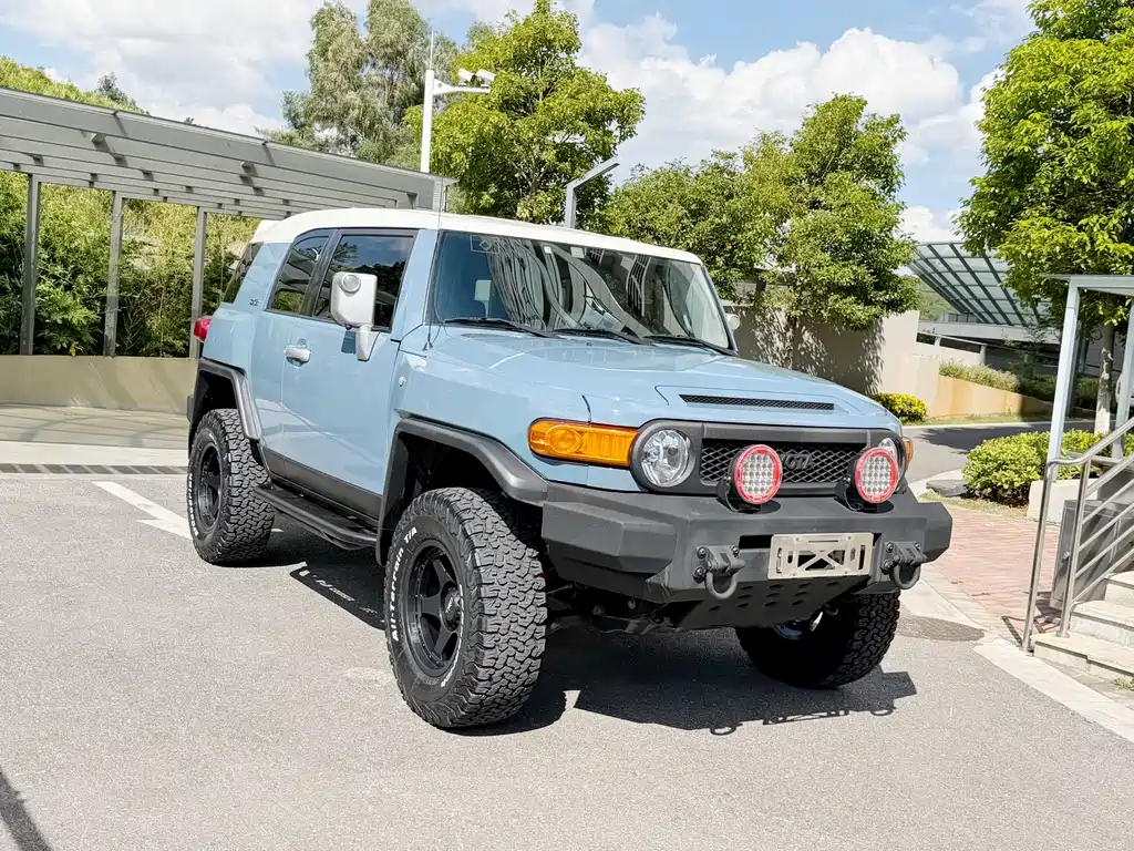 FJ Cruiser 4.0 L Middle East