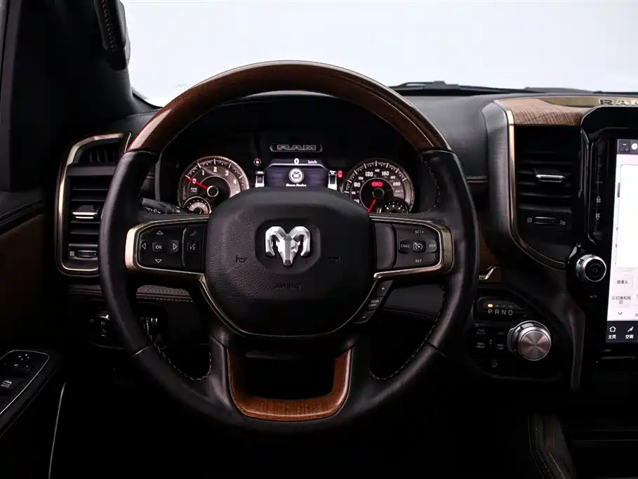 RAM Trucks RAM Trucks 2022款 5.7 L 中东版