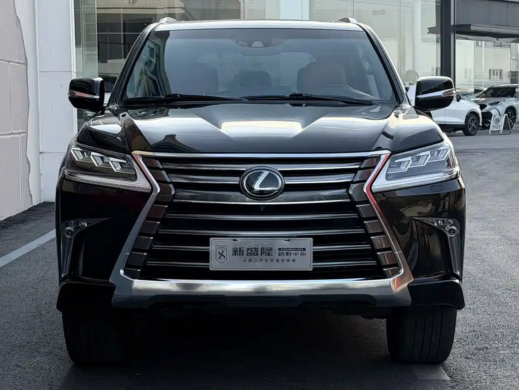 Lexus LX 570 Middle East