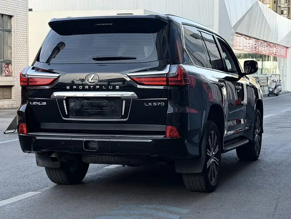 Lexus LX 570 Middle East