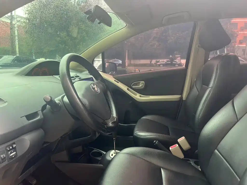 Yaris 1.6 E Auto Comfort