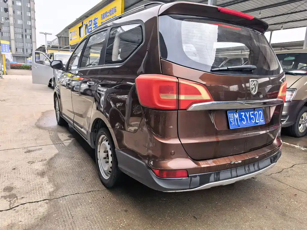 Baojun 730 1.5 L Manual Luxury 7-seat