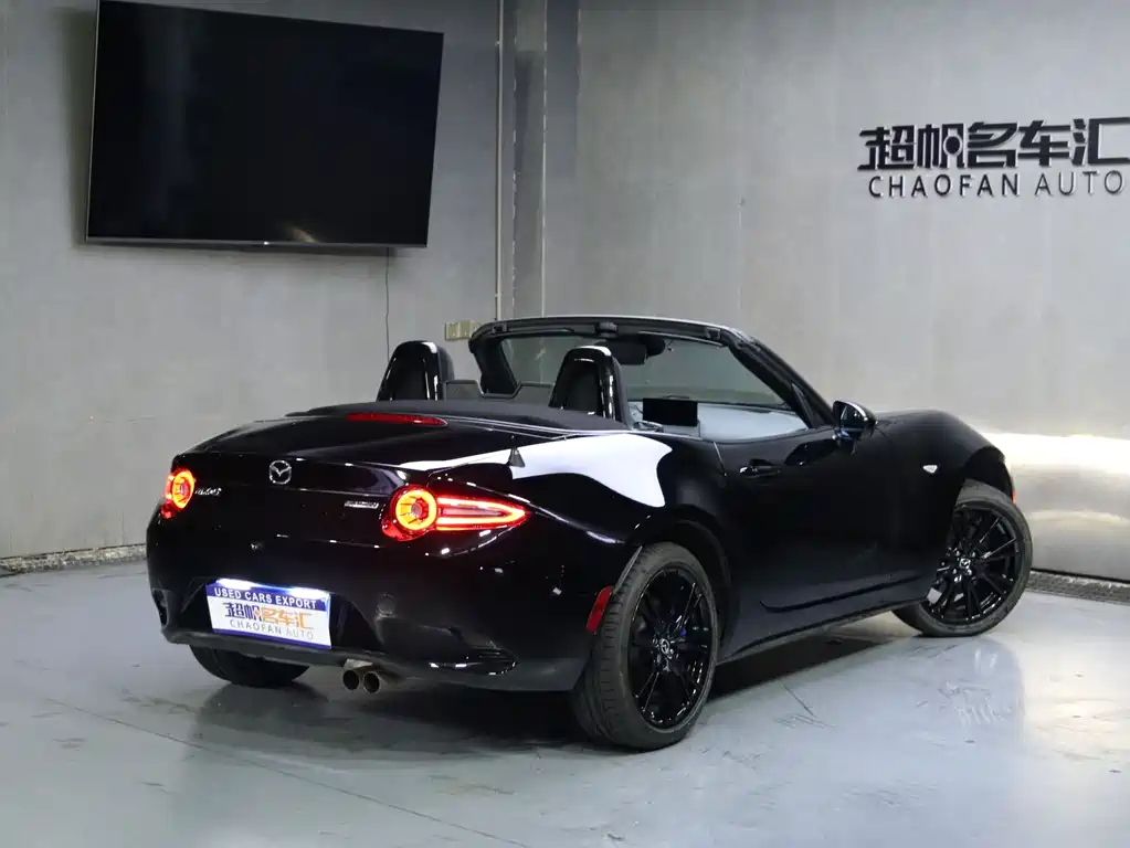 Mazda MX-5 2.0 L Manual