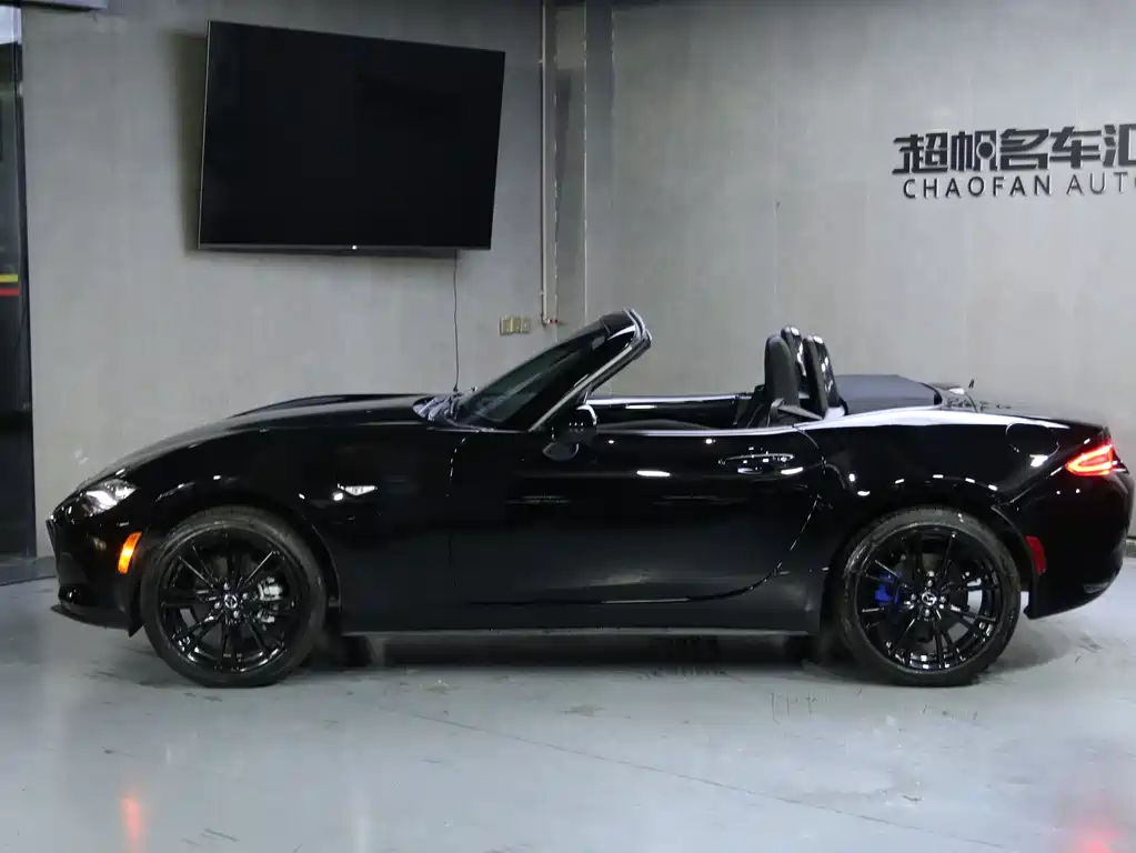 Mazda MX-5 2.0 L Manual