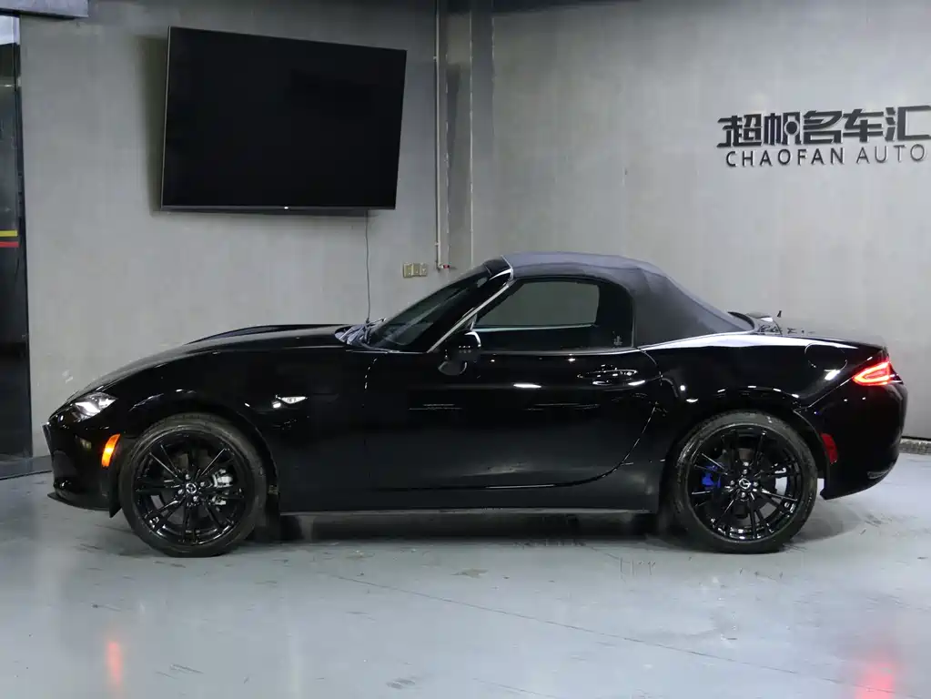 Mazda MX-5 2.0 L Manual