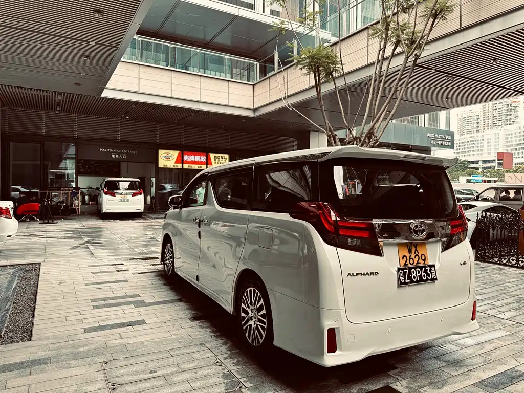 Alphard 3.5 L Distinguished