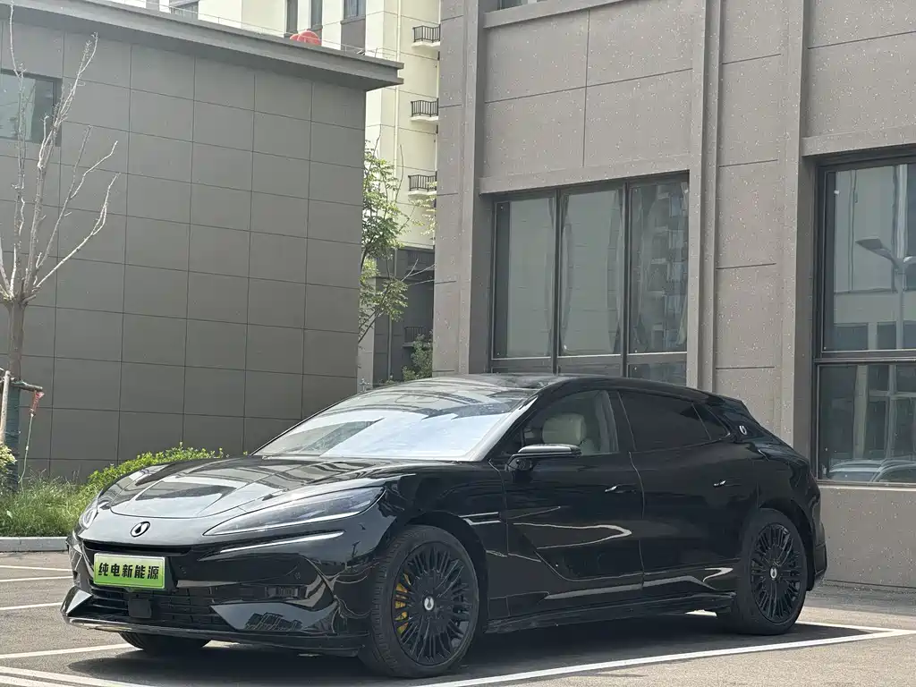 Denza Z9 GT 1100 4 WD Ultra