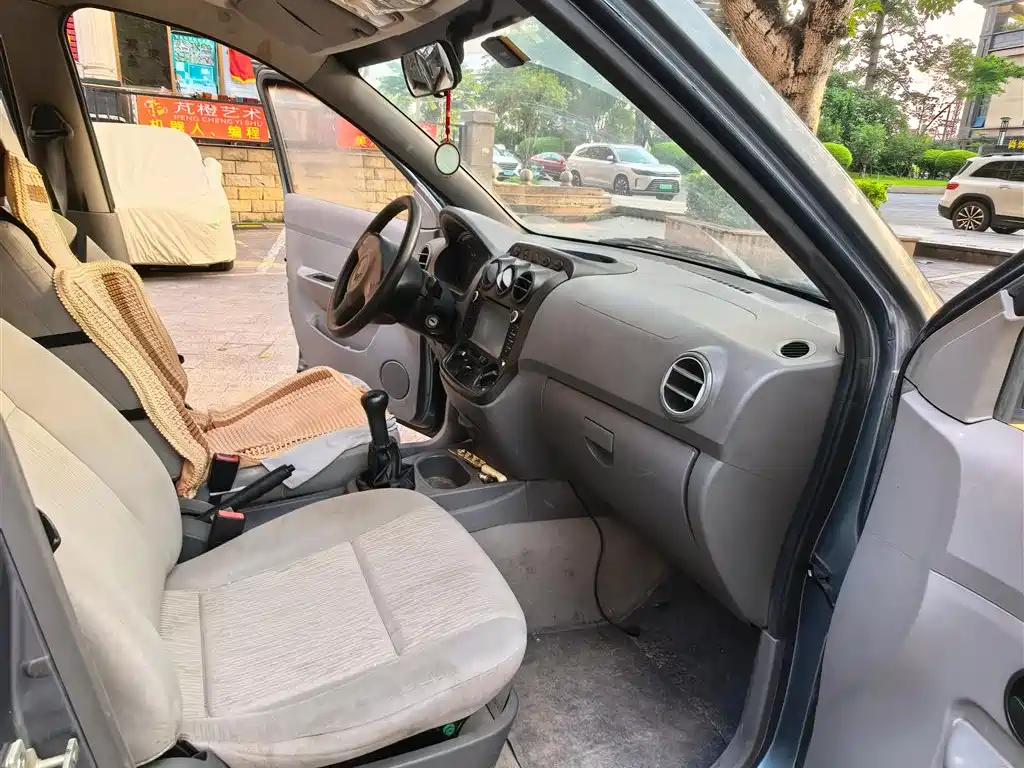 Wuling Hongguang 1.2 L Basic CN-IV