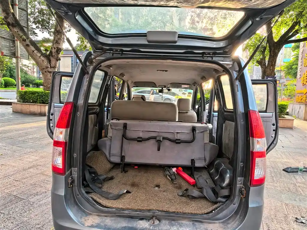 Wuling Hongguang 1.2 L Basic CN-IV