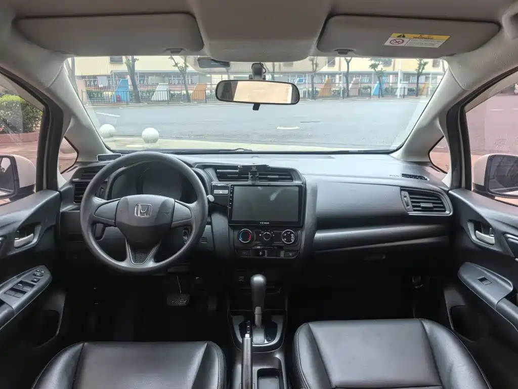 Fit 1.5 L CVT Comfort