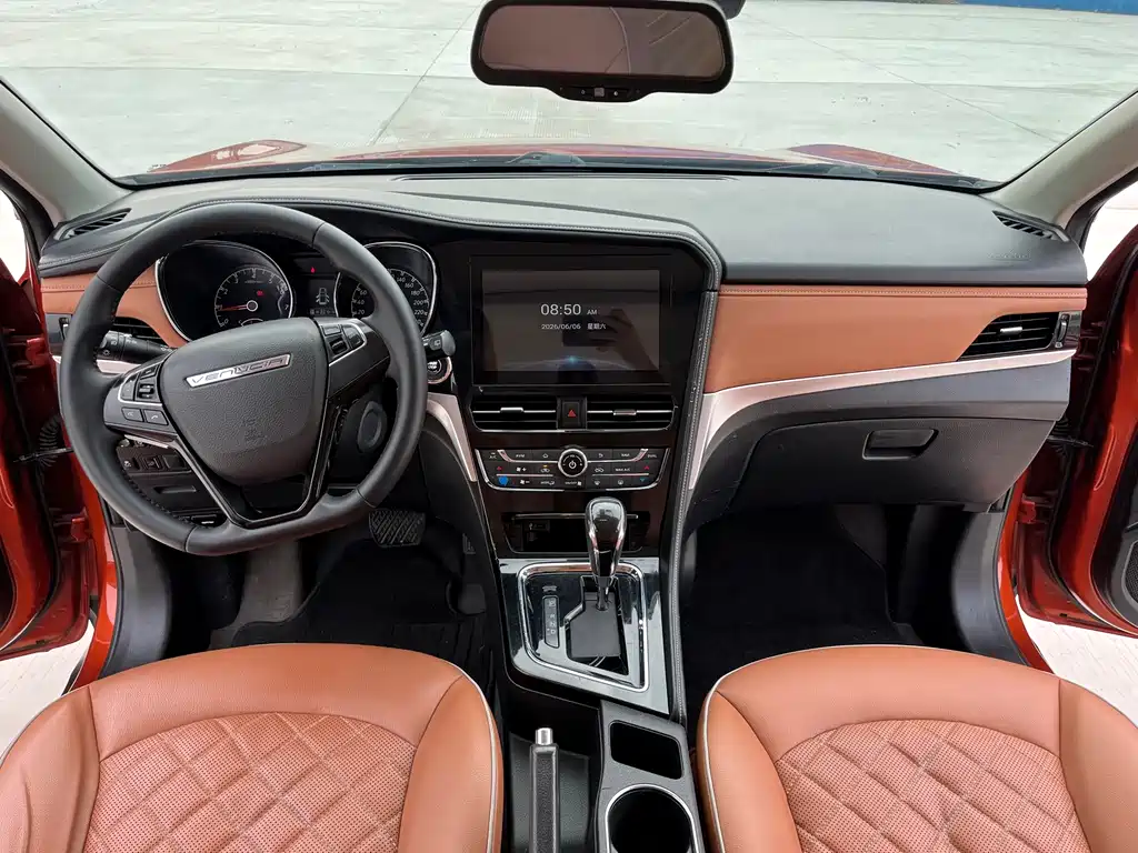 Venucia T70 启辰T70 2019款 2.0 L CVT睿领运动版 国V