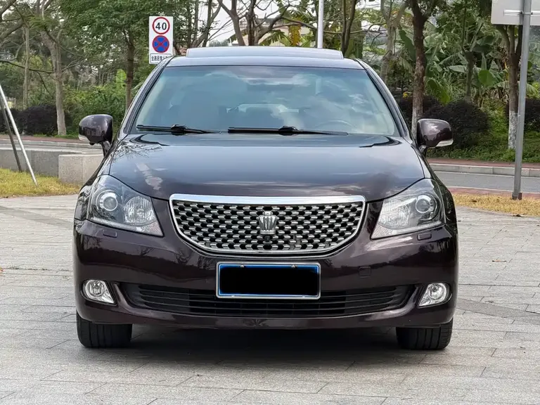 Toyota Crown 2.5 L Royal Leather Sunroof Special Edition