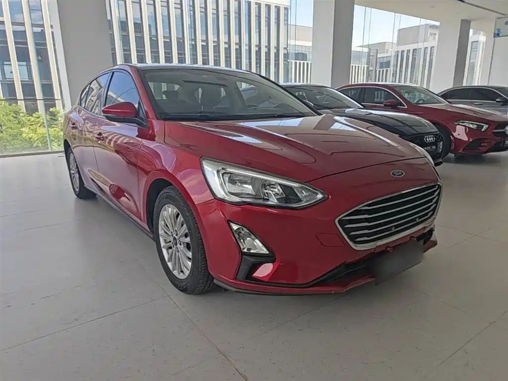 Focus 福克斯 2019款 三厢 EcoBoost 125 自动锋潮型 国VI