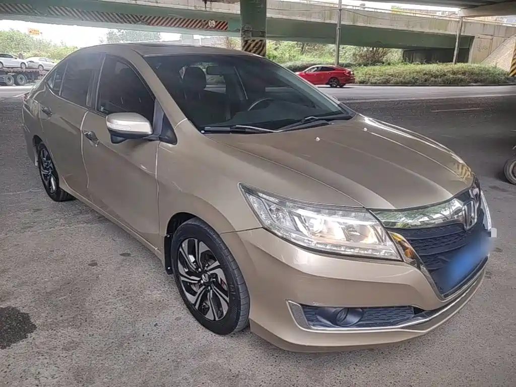 Crider 1.8 L CVT Leading