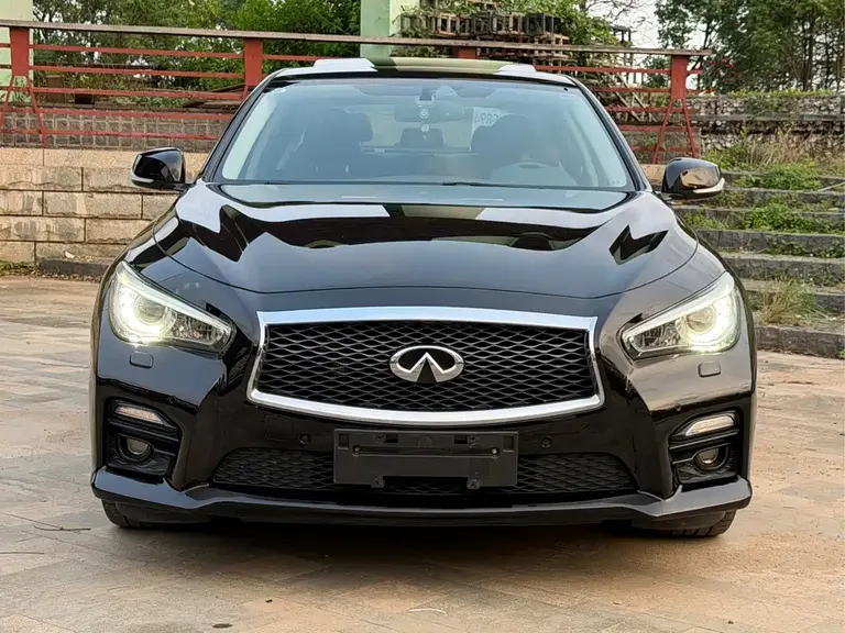 Infiniti Q50 L 2.0 T Sport