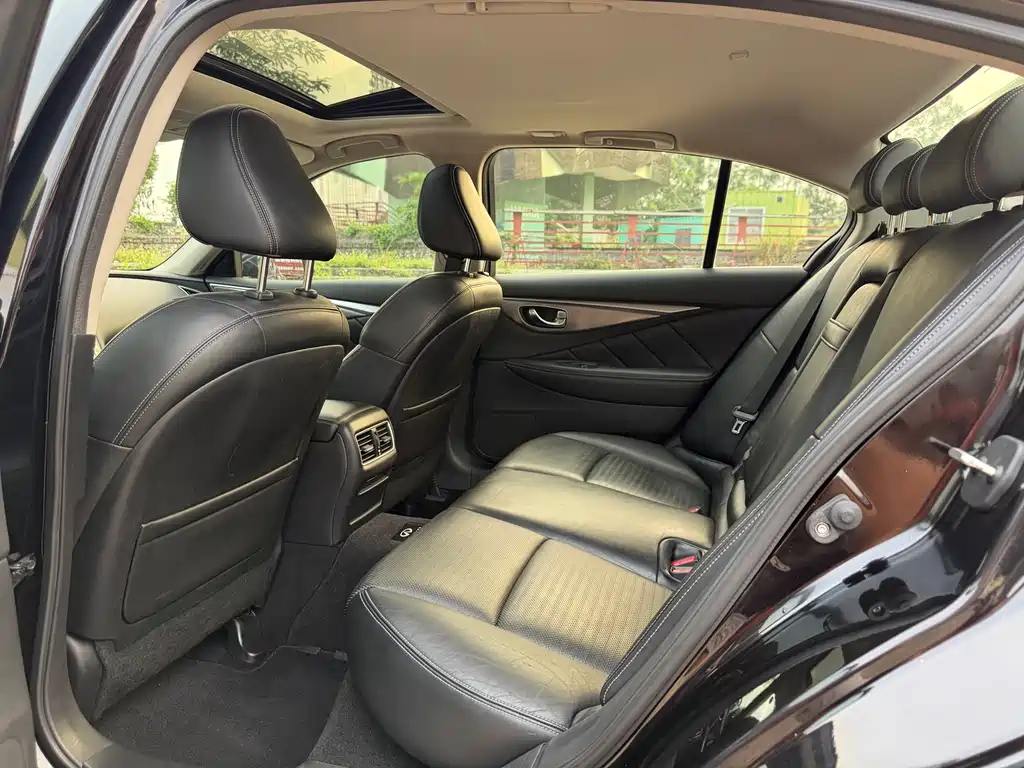 Infiniti Q50 L 2.0 T Sport