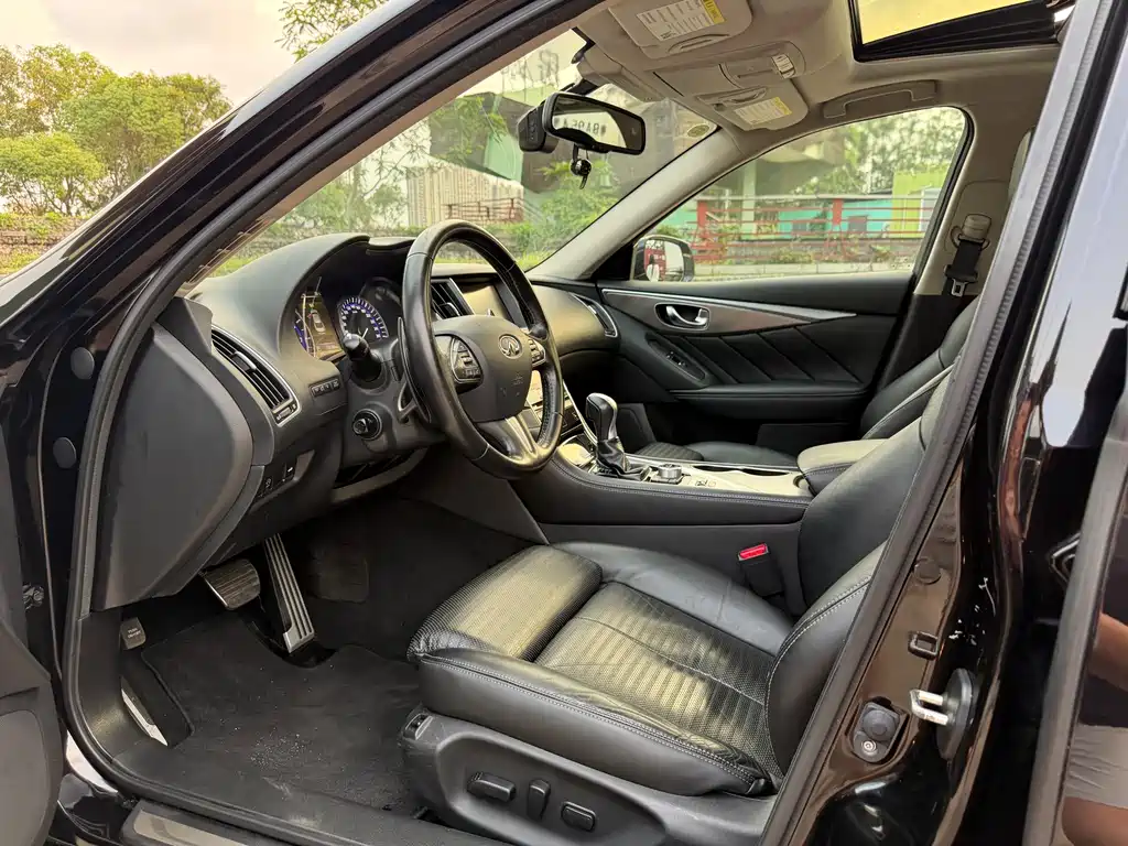 Infiniti Q50 L 2.0 T Sport