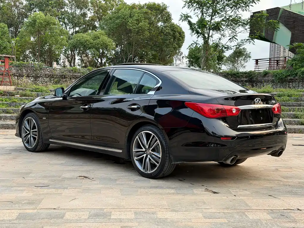 Infiniti Q50 L 2.0 T Sport