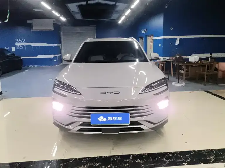 BYD Song PLUS NEV Glory DM-i 110 km Flagship