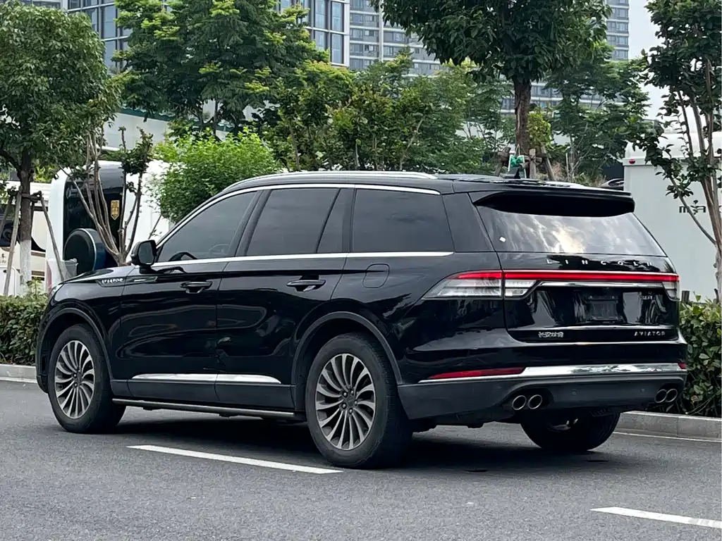 Aviator 3.0 T V6 4 WD Graceful