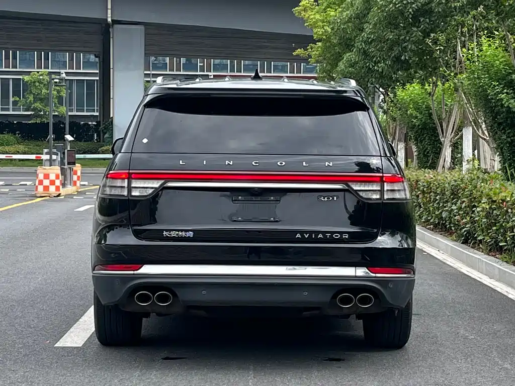 Aviator 3.0 T V6 4 WD Graceful