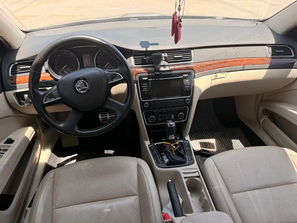 Superb 1.8 TSI Auto Elegant