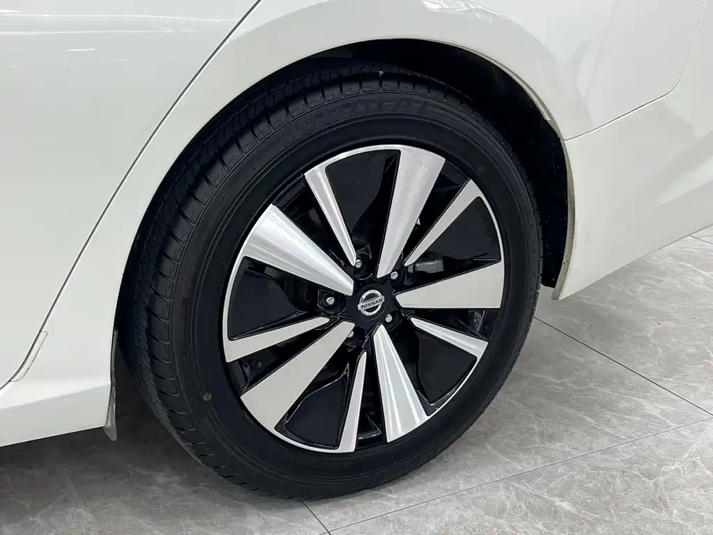 Teana 2.0 T XL Smart Progress