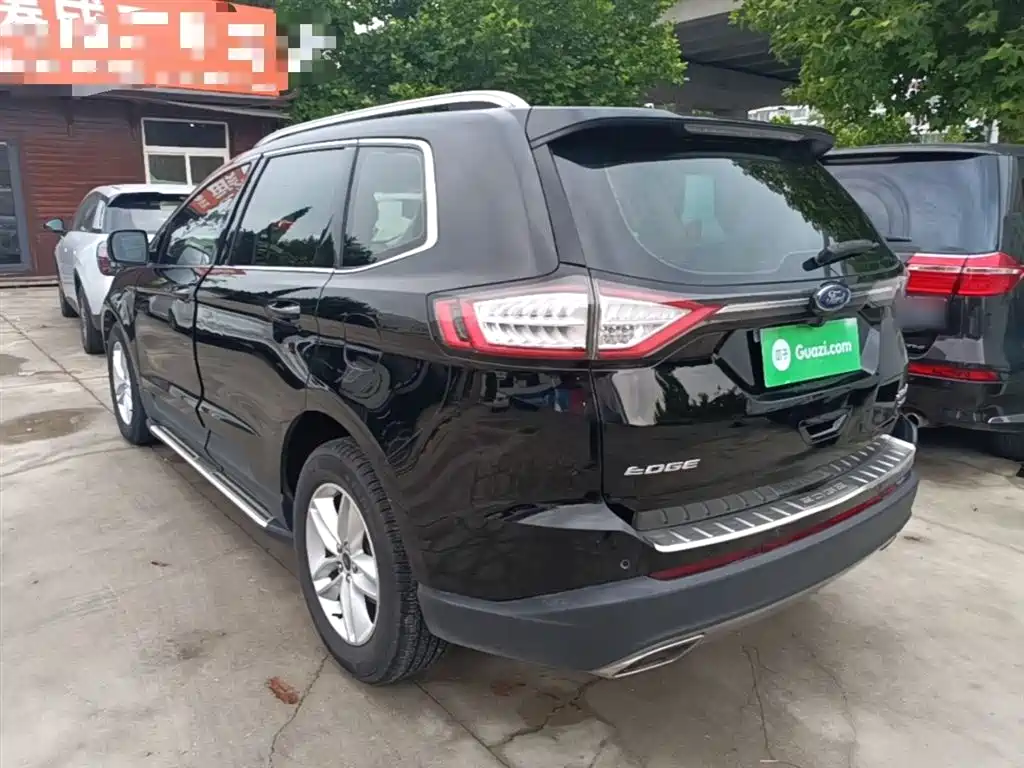 Edge EcoBoost 245 2 WD Platinum Sharp 7-seat CN-V