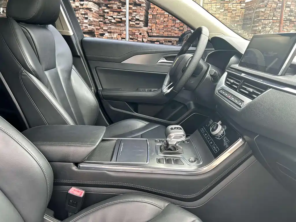 Hongqi H5 1.5 T DCT Flagship Joy