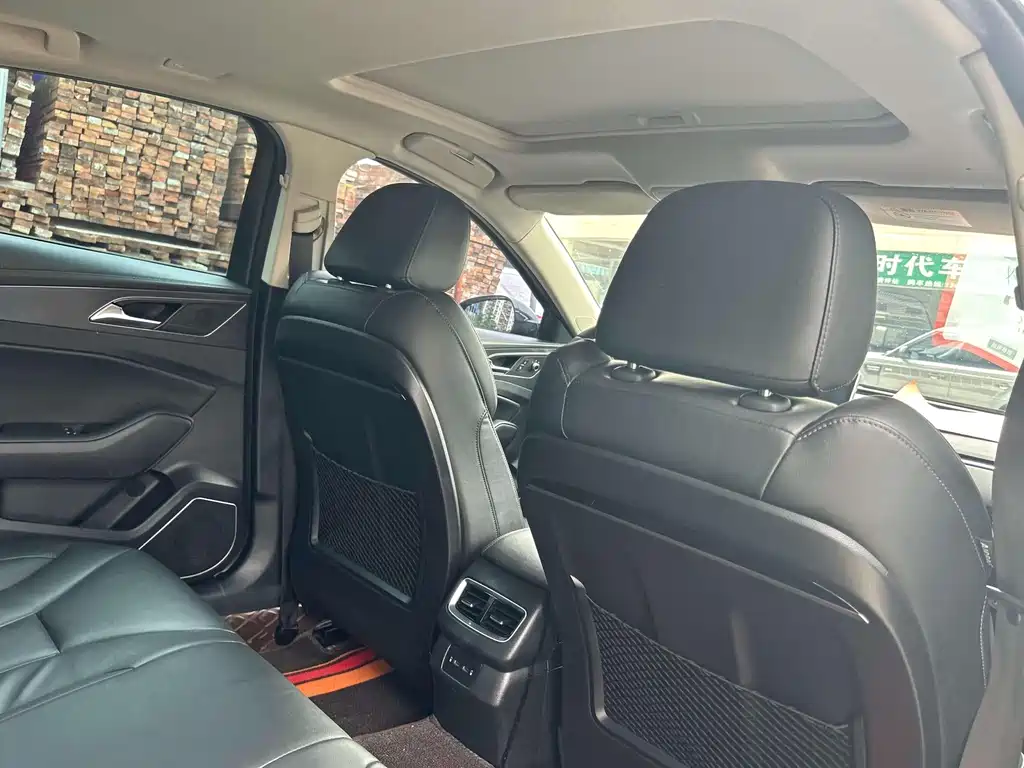 Hongqi H5 1.5 T DCT Flagship Joy