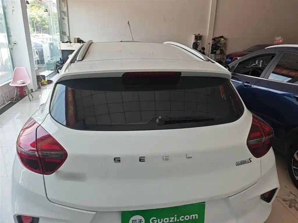 Emgrand GS 1.4 T CVT Elegant
