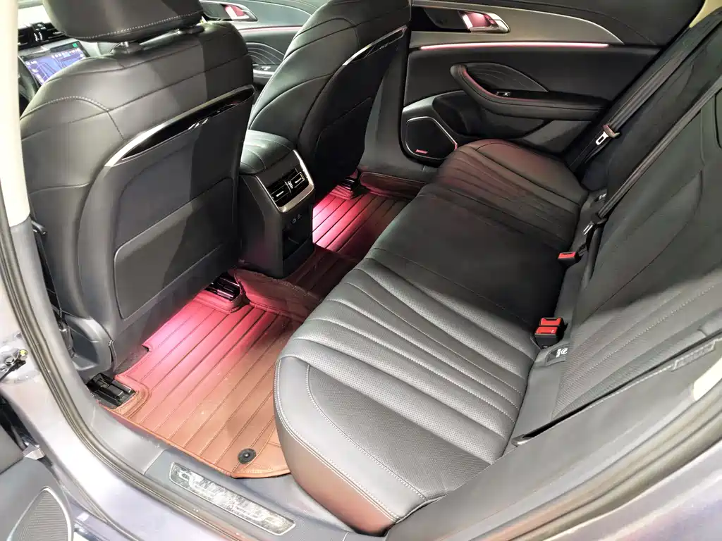 Hongqi H5 2.0 T Auto Connected Flagship Enjoyment