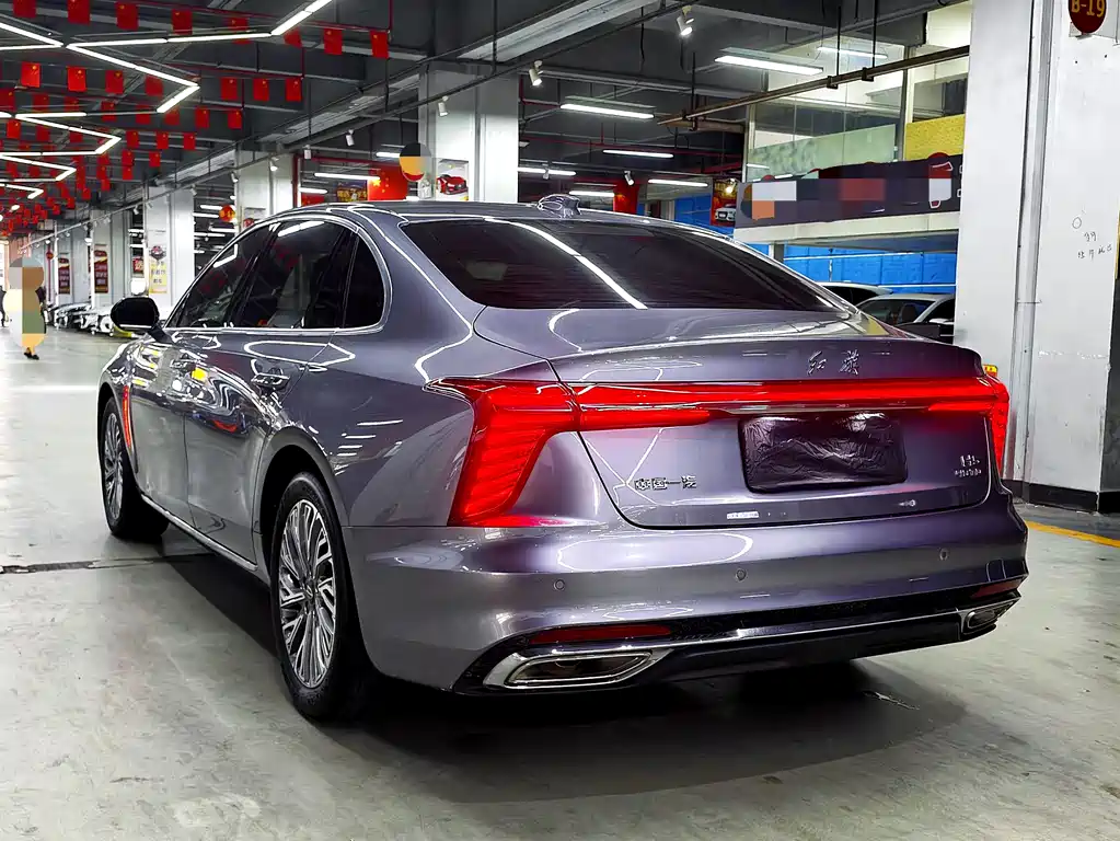 Hongqi H5 2.0 T Auto Connected Flagship Enjoyment