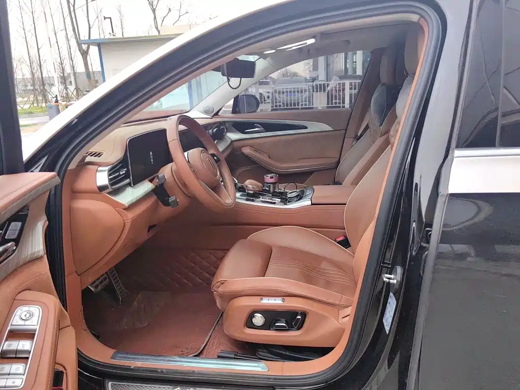 Hongqi H9 2.0 T Connected Flagship