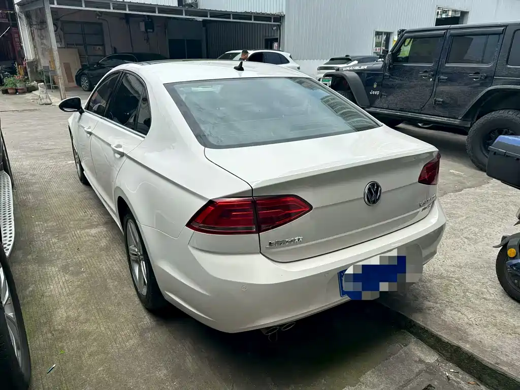 Lamando 280 TSI DSG Comfort