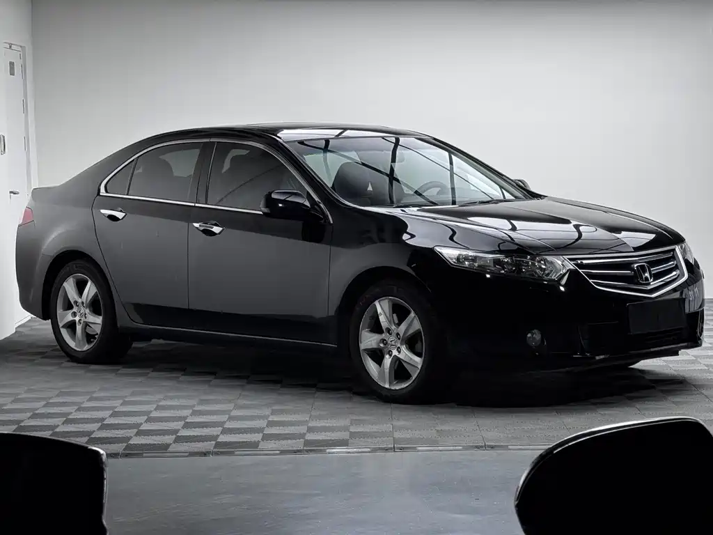 Spirior 2.4 L Distinguished Navigation