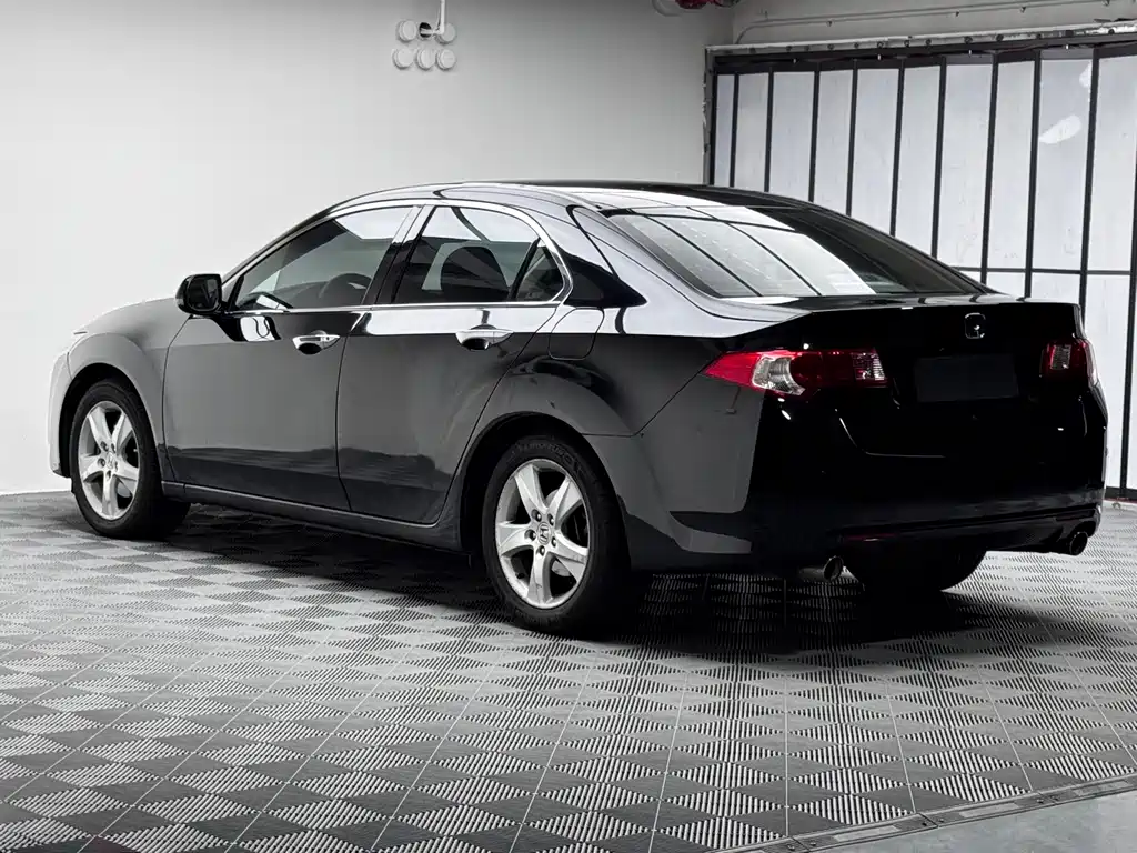 Spirior 2.4 L Distinguished Navigation