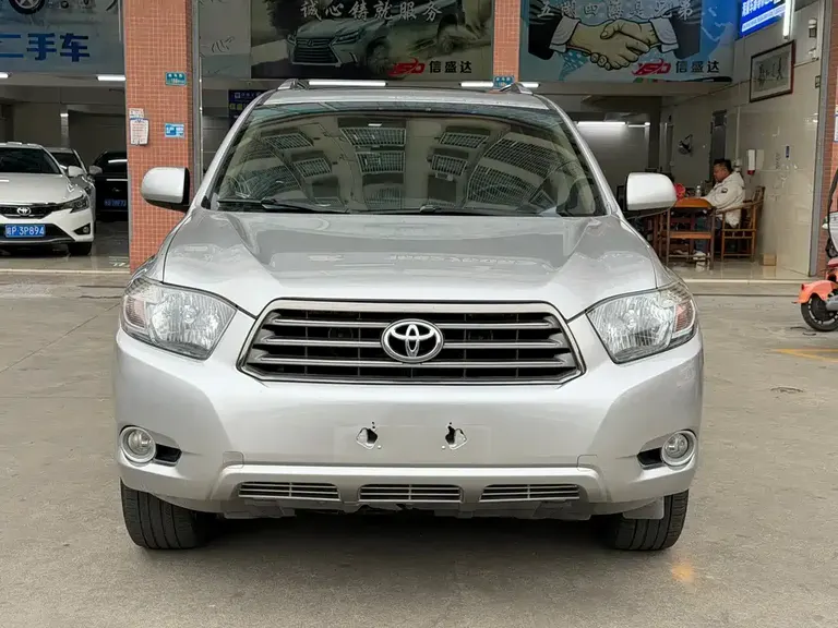 Toyota Highlander 3.5 L 4 WD 7-seat Luxury