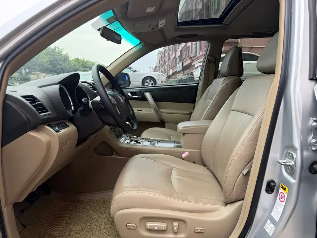Highlander 3.5 L 4 WD 7-seat Luxury