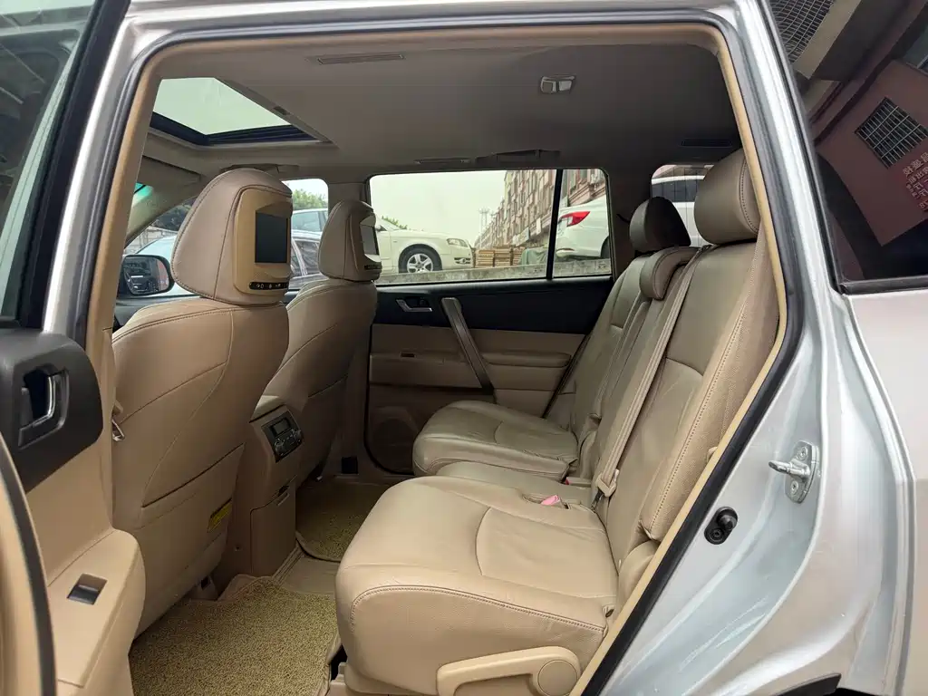 Highlander 3.5 L 4 WD 7-seat Luxury