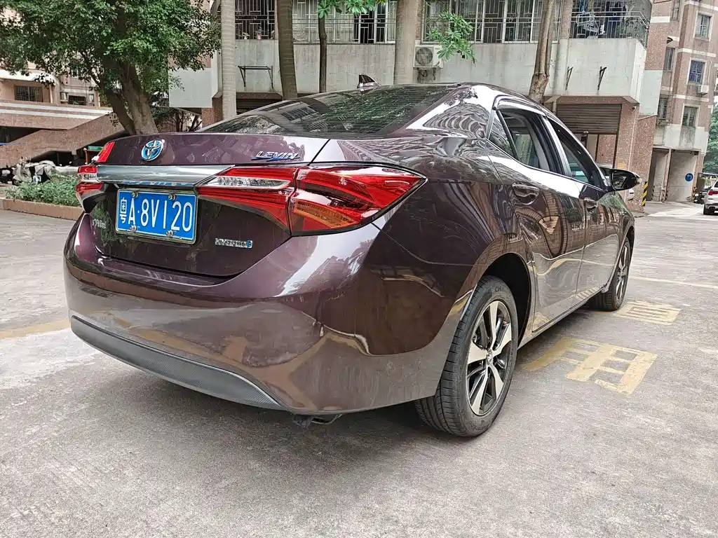 Levin Dual Engine 1.8 H V E-CVT Luxury